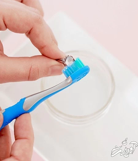 تمیز کردن جواهرات با مسواک قدیمی کارایی مسواک قدیمی, جرمگیری خانه با مسواک قدیمی, کارایی های مسواک های کهنه